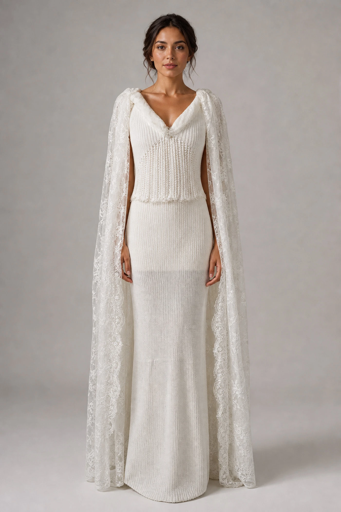 Abito da sposa Elena in maglia a costine con corpetto a frange e scialle in pizzo chantilly