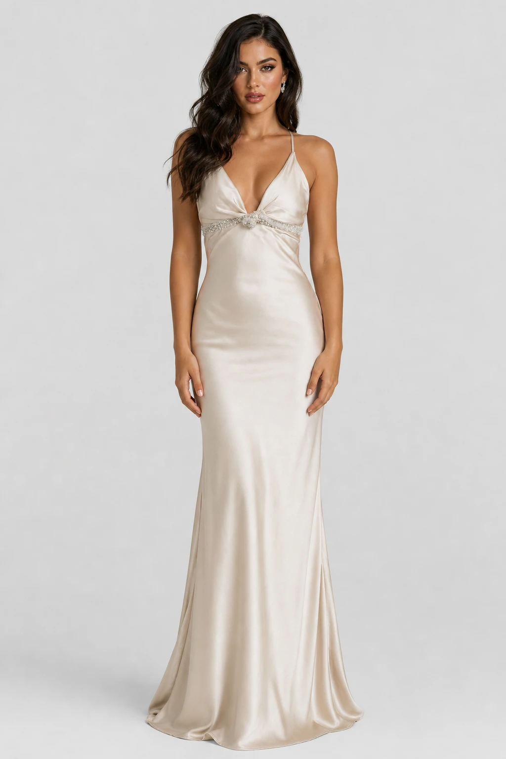 Abito Adele slip dress in raso champagne con scollo a V e cintura perlata annodata in vita