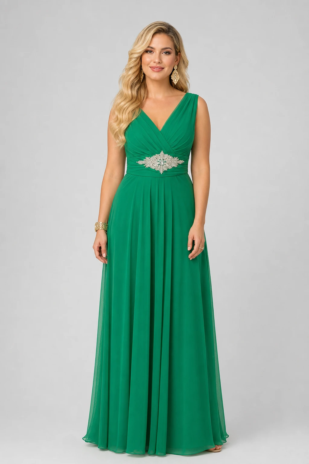 Abito da cerimonia Delia in tulle verde smeraldo con scollo a V incrociato e fascia Swarovski